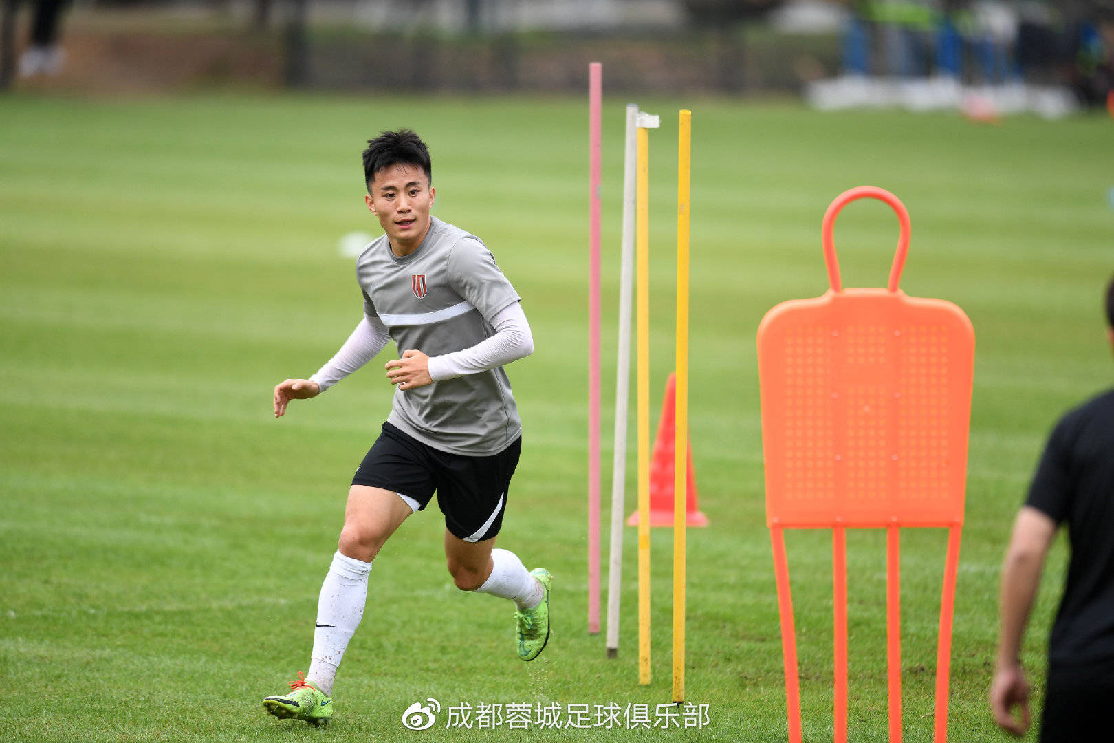 关于转会期体能课后，成都蓉城内部沟通备战NBA常规赛，悬念犹存，数据趋势出现新变化的信息-爱游戏官方网站