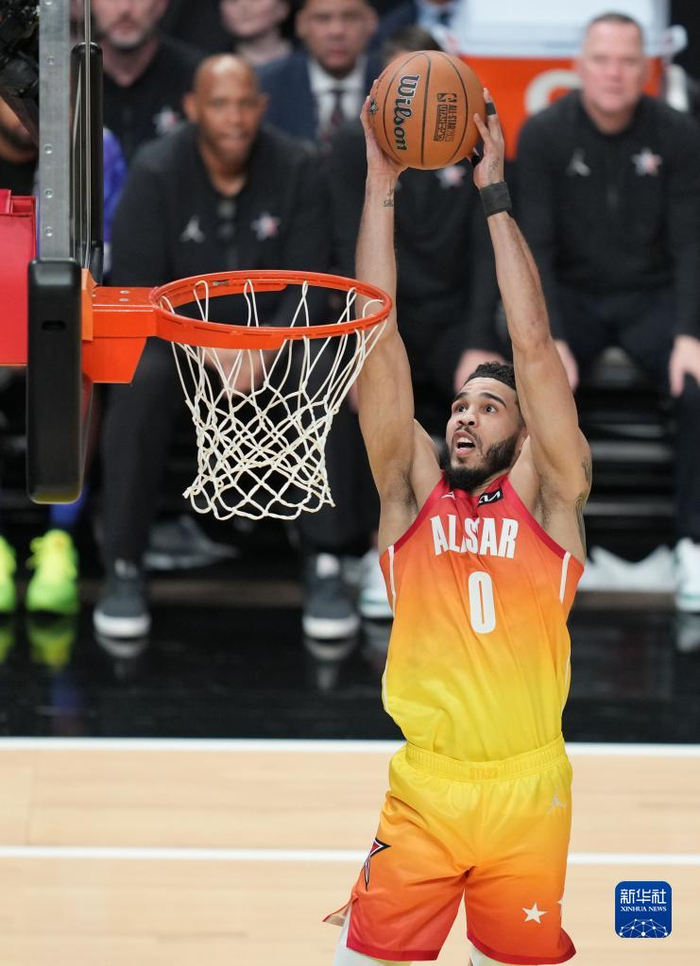 全明星赛今晨走向成谜，尼斯调整名单，引发热议，临场指挥获称赞(今日2024年全明星赛规则)-爱游戏官方网站