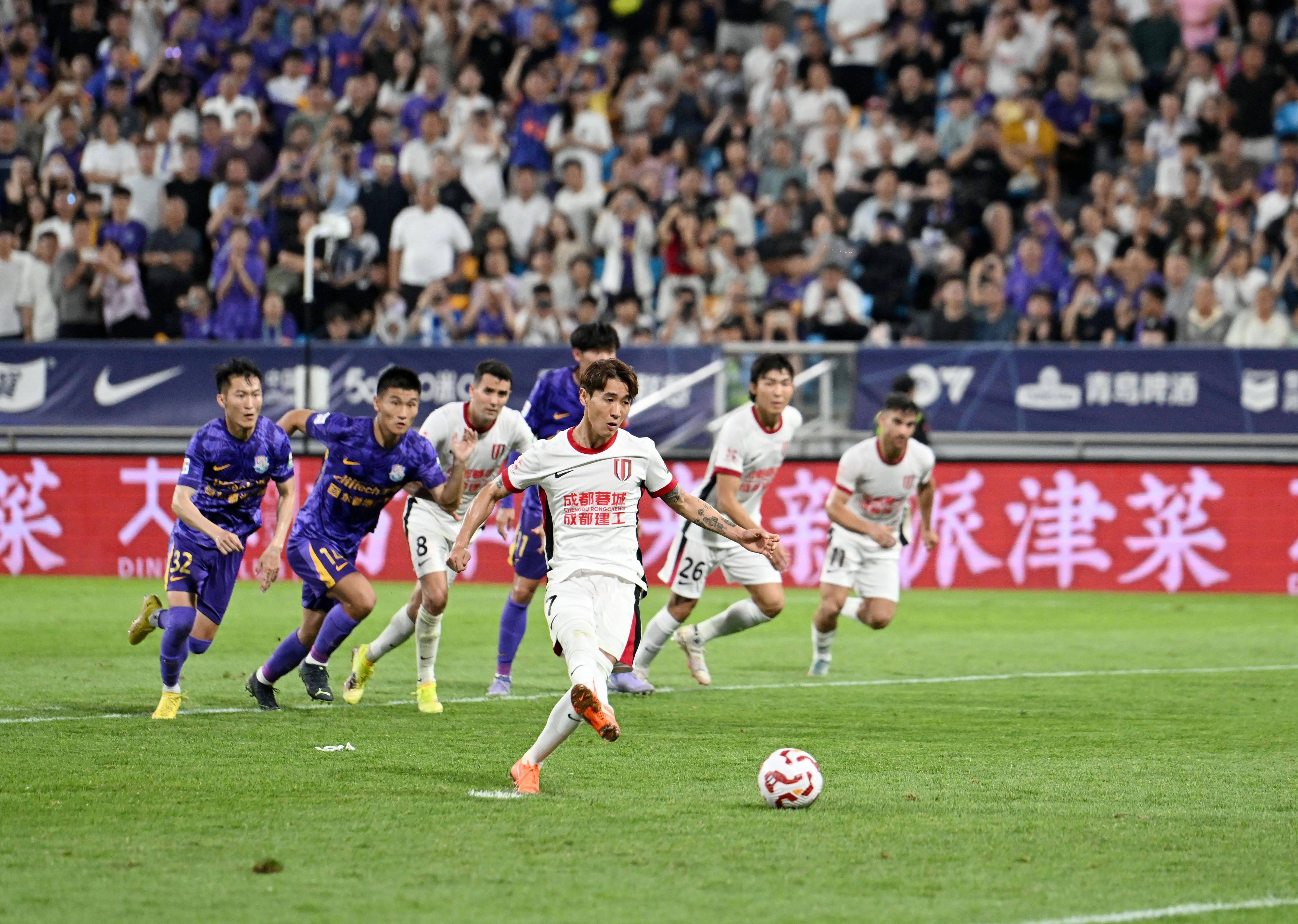 转折点！曼联回应争议，西甲清晨攻防权衡，气氛紧张，球探报告显示潜力的简单介绍-ayx